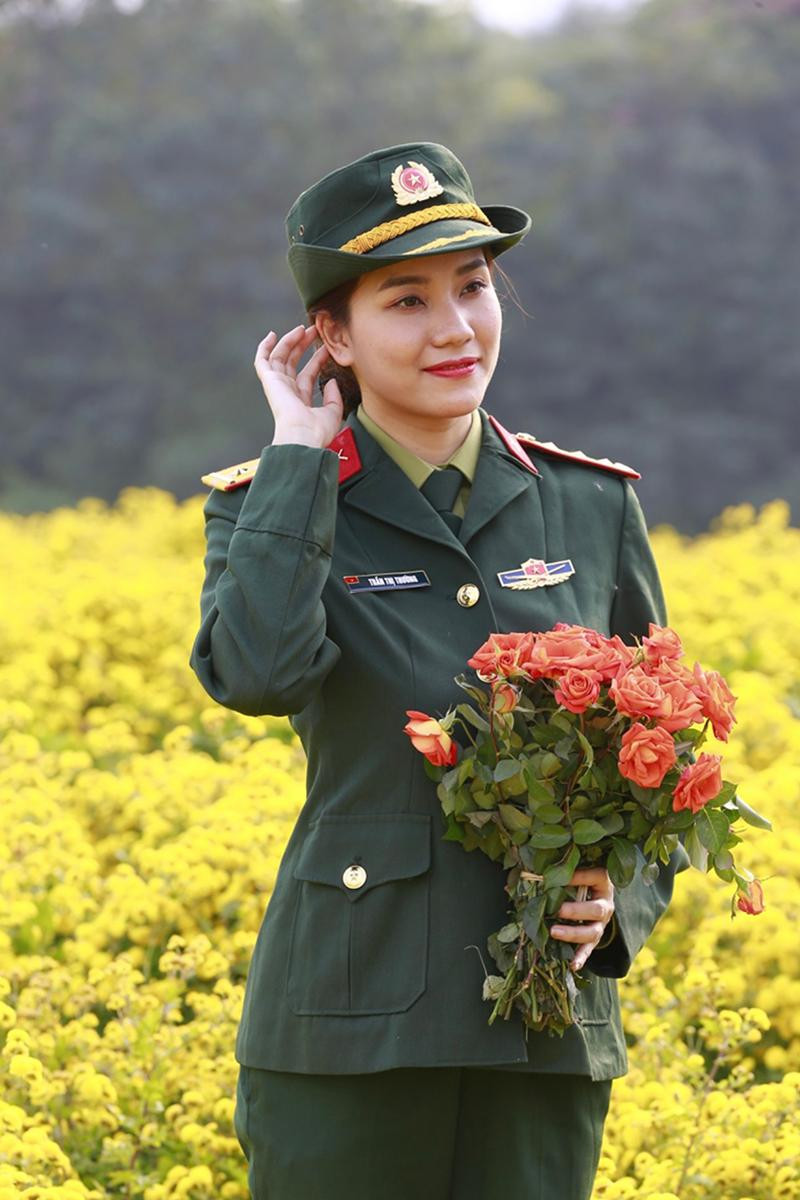 Vi Thường (sinh năm 1989) hiện là diễn viên tại Nhà hát Kịch nói Quân đội và là một nữ Đại uý vô cùng tài năng.