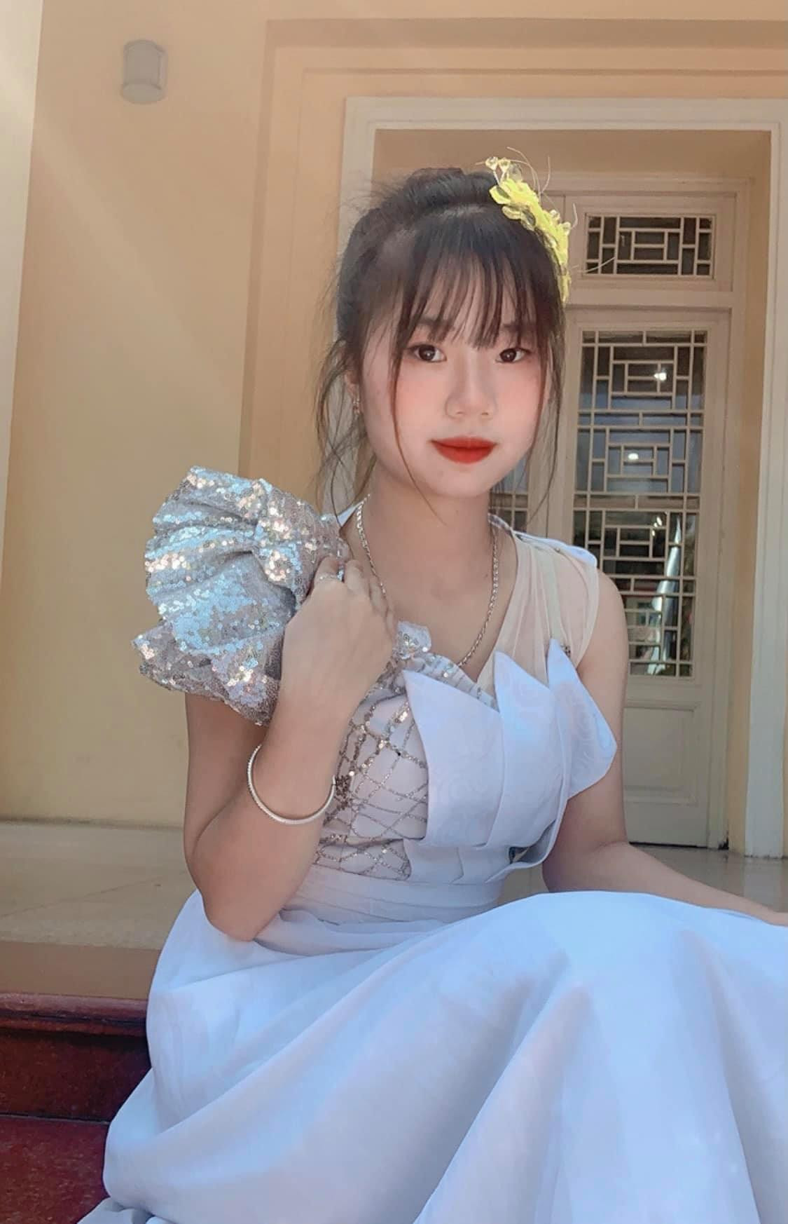 Để duy trì kết quả học tập, Huyền chia sẻ thêm luôn chọn cách đặt ra mục tiêu lớn cho mỗi năm học mới và đề ra kế hoạch tổng quát cho bản thân. Để duy trì kết quả học tập, Huyền chia sẻ thêm luôn chọn cách đặt ra mục tiêu lớn cho mỗi năm học mới và đề ra kế hoạch tổng quát cho bản thân.