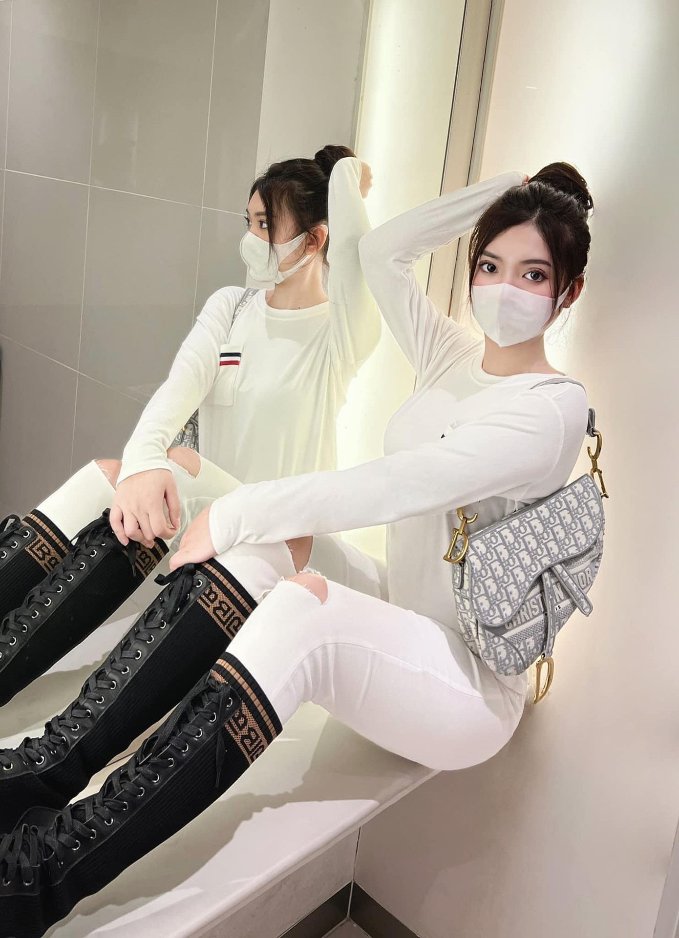 Bên cạnh đó, Thanh Nhung còn gây bất ngờ khi đoán đúng tỉ số trong trận Chung kết bóng đá U23 Việt Nam – U23 Thái Lan.