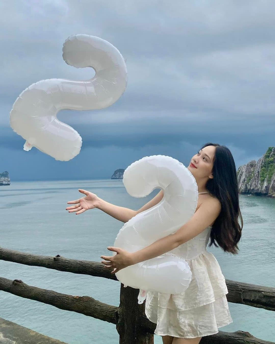 Tú Anh vừa đón sinh nhật tuổi 22 xinh đẹp và rạng rỡ. Tú Anh vừa đón sinh nhật tuổi 22 xinh đẹp và rạng rỡ.