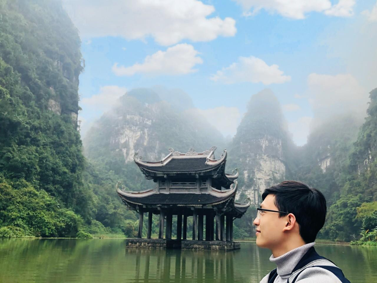 Mọi công việc thành đạt đều nhờ sự kiên trì và lòng say mê. Mọi công việc thành đạt đều nhờ sự kiên trì và lòng say mê.