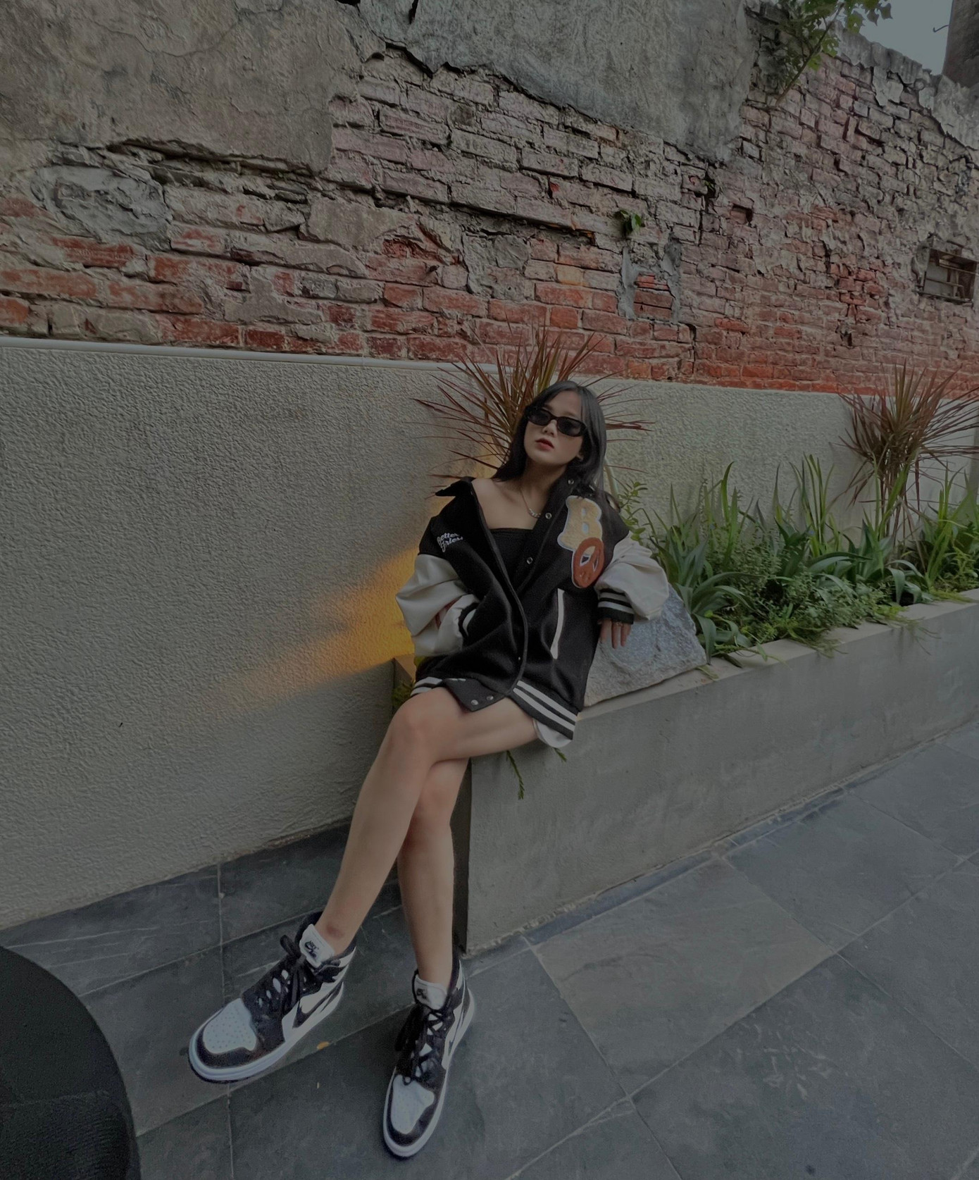 Bên cạnh công việc học, Ngọc Mai còn là mẫu pr quảng cáo cho các nhãn hàng mỹ phẩm, thời trang và làm pha chế.