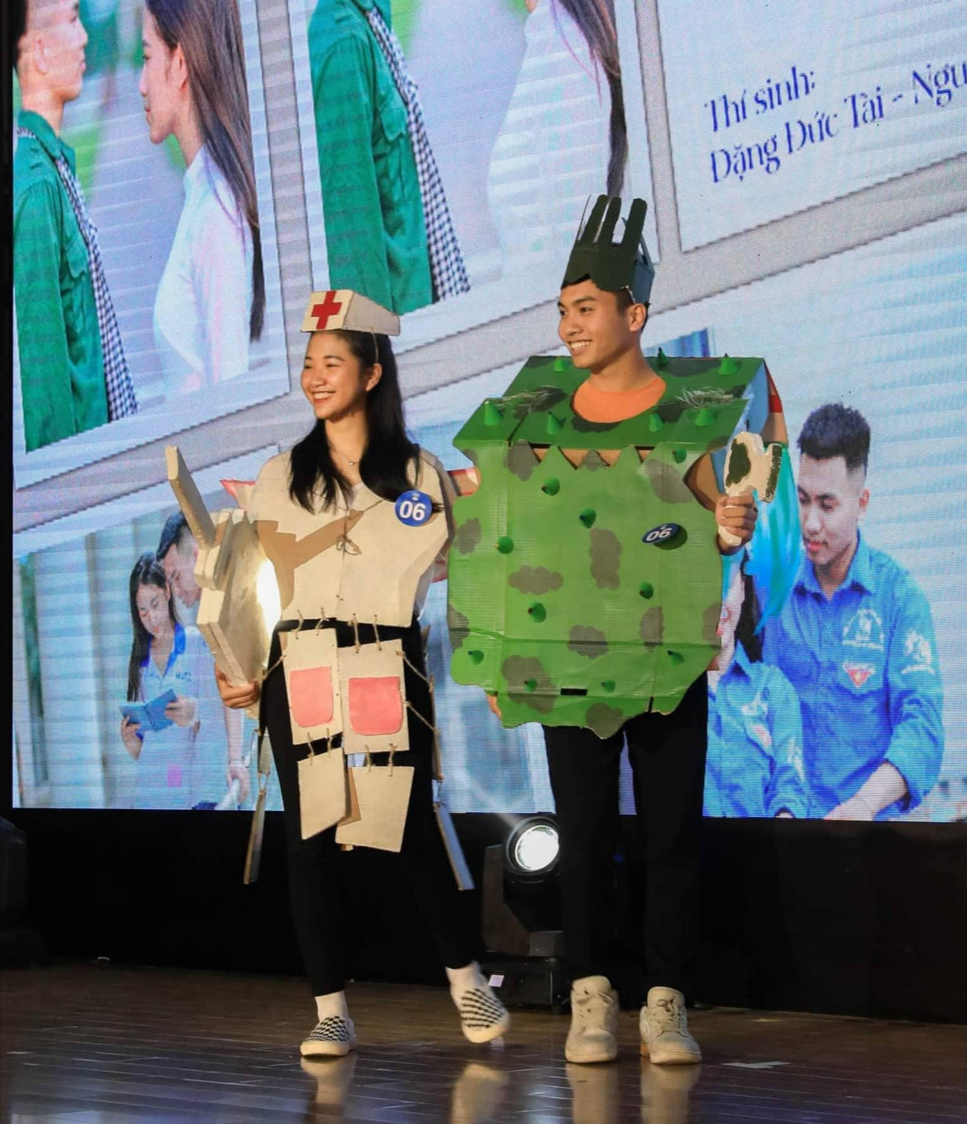 Phần thi trang phục. Phần thi trang phục.