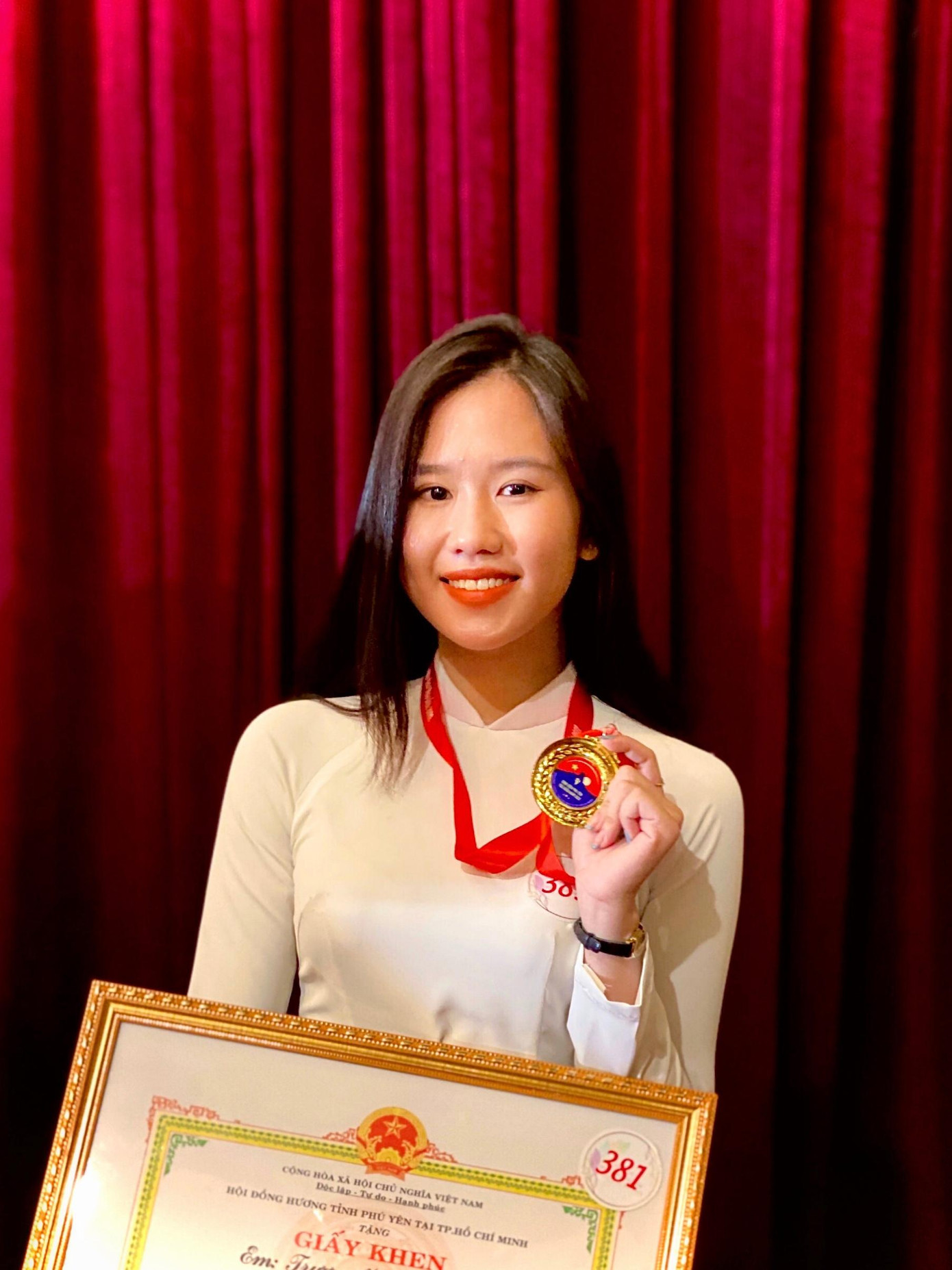 Tú Tâm đạt danh hiệu Sinh viên tiêu biểu Phú Yên năm 2022. Tú Tâm đạt danh hiệu Sinh viên tiêu biểu Phú Yên năm 2022.