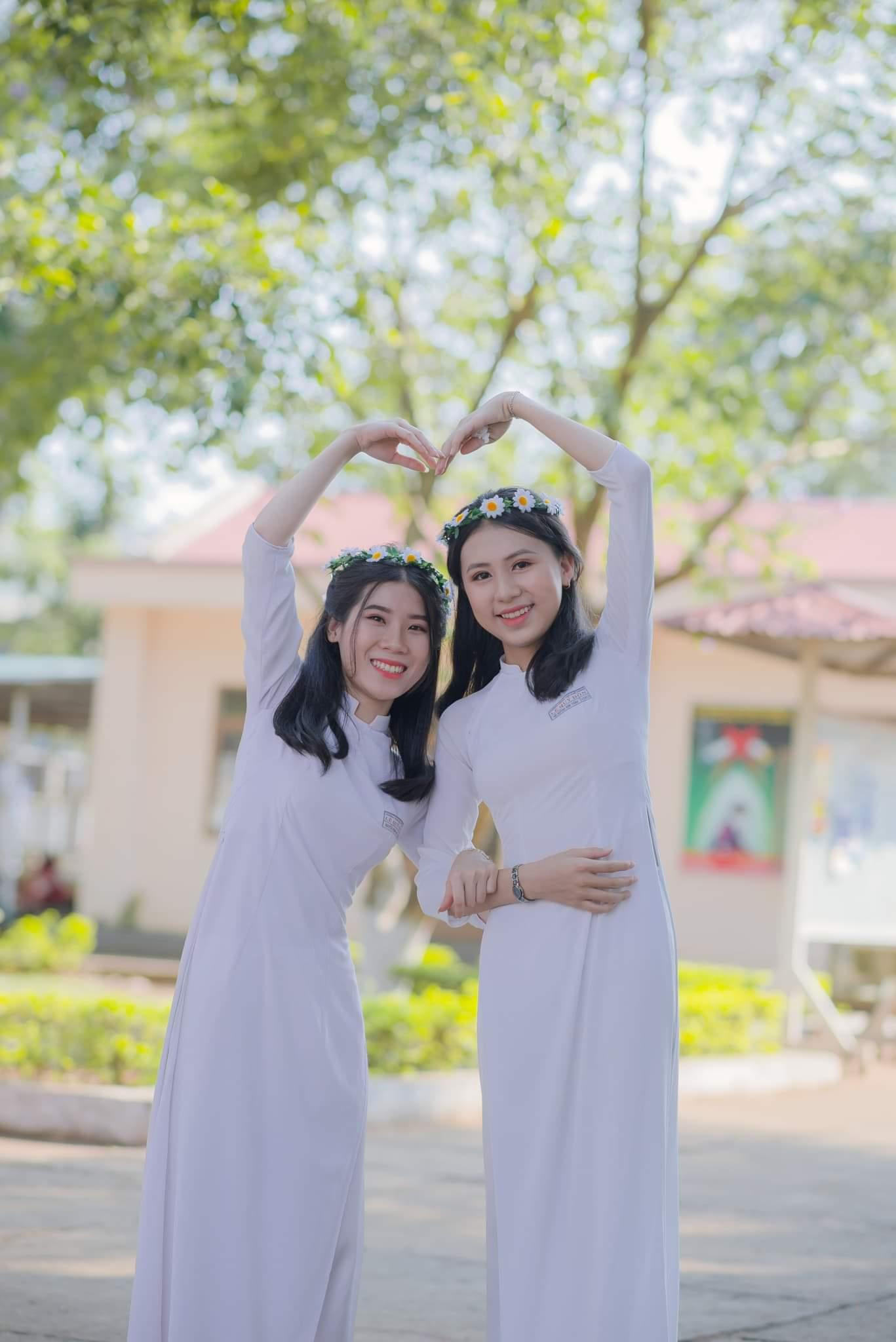 Có được sự đồng hành ủng hộ của bạn bè đã giúp Hoàng Anh thêm tự tin, chinh phục những ước mơ của bản thân. Có được sự đồng hành ủng hộ của bạn bè đã giúp Hoàng Anh thêm tự tin, chinh phục những ước mơ của bản thân.