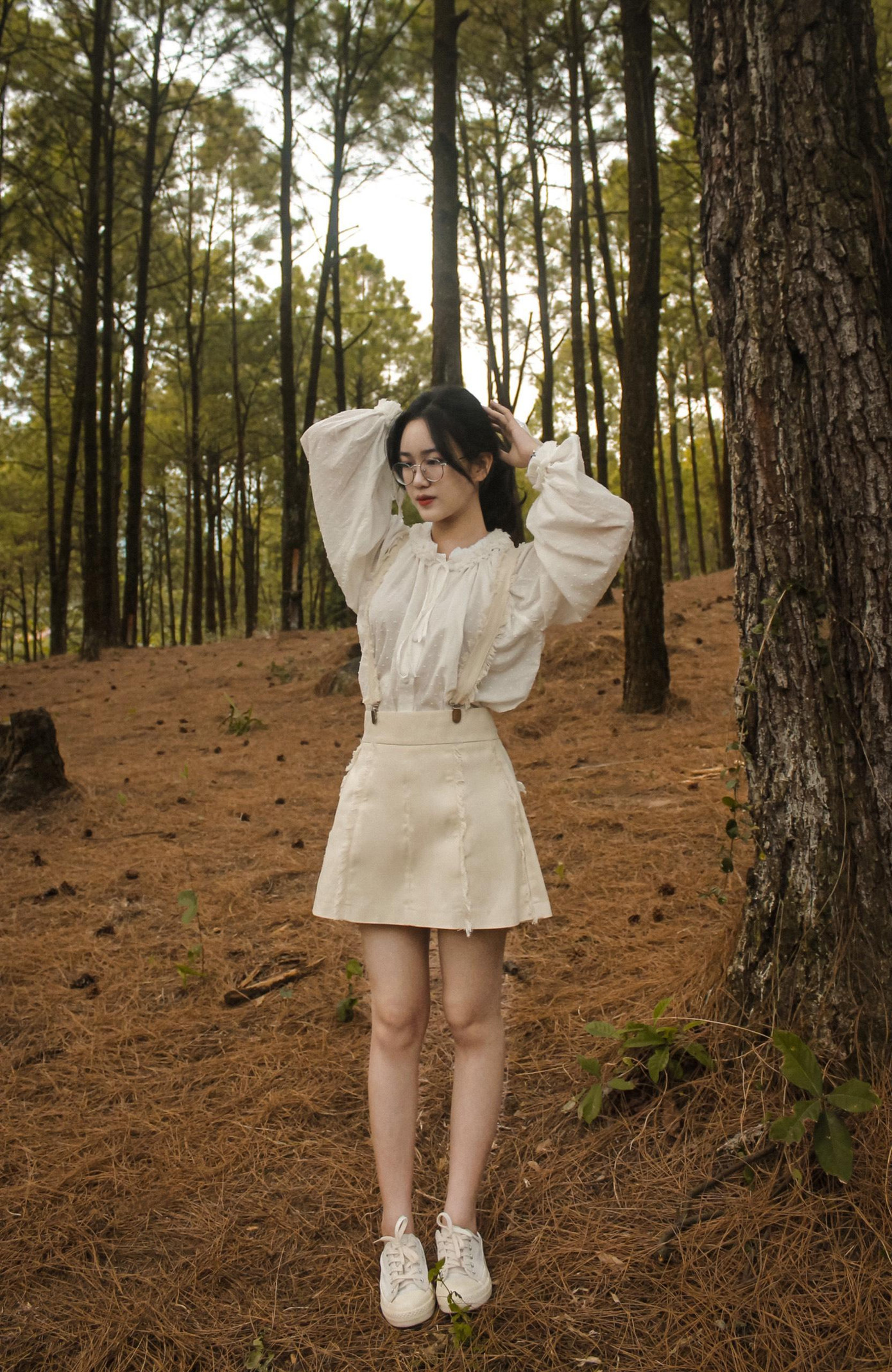 "Mình hiện đang là Phó ban truyền thông khoa Kinh tế và Quản lý Xây dựng, đồng thời giữ chức vụ là Phó chủ nhiệm CLB Kỹ năng mềm." - Vân Anh chia sẻ. "Mình hiện đang là Phó ban truyền thông khoa Kinh tế và Quản lý Xây dựng, đồng thời giữ chức vụ là Phó chủ nhiệm CLB Kỹ năng mềm." - Vân Anh chia sẻ.