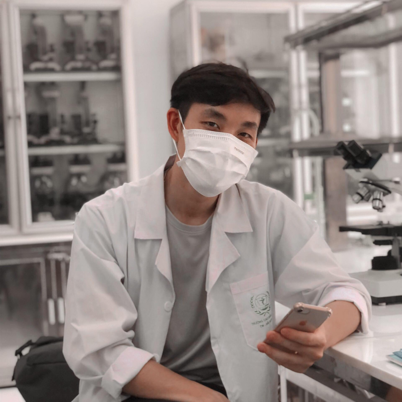 Trung Hiếu luôn được mọi người đánh giá sống có trách nhiệm, hòa đồng, vui vẻ, năng động và đầy tinh thần nhiệt huyết trong công việc và học tập. Trung Hiếu luôn được mọi người đánh giá sống có trách nhiệm, hòa đồng, vui vẻ, năng động và đầy tinh thần nhiệt huyết trong công việc và học tập.