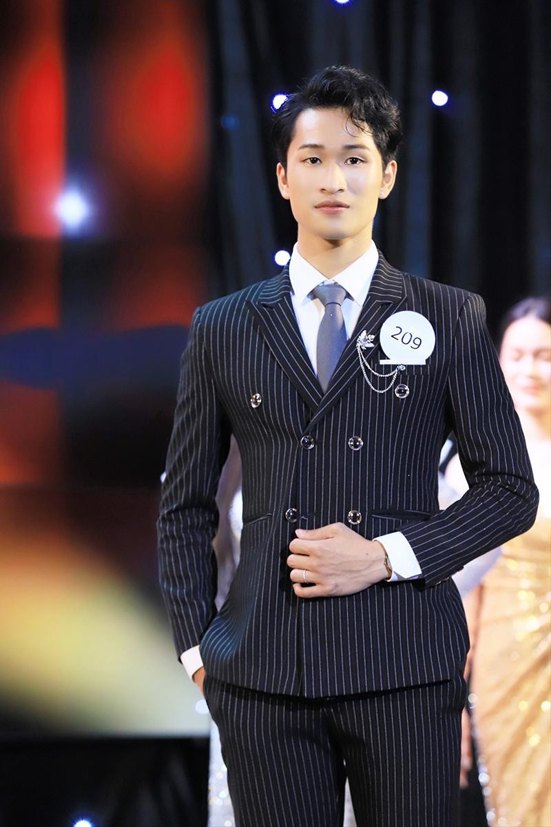 Anh Tài đã xuất sắc vượt qua hàng trăm thí sinh và giành giải Nhất cuộc thi The Face AOF 2022 – Giải cao nhất hạng mục của Nam, đồng giải thưởng “Gương mặt Tài năng nhất”.