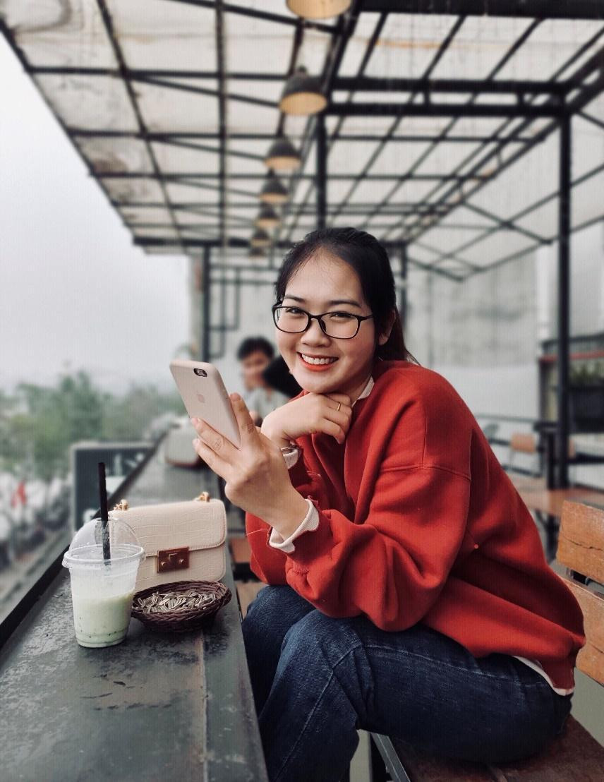 Thu Trang nhận rõ vai trò của kỹ thuật tài nguyên nước trong sự phát triển của địa phương bởi vậy cô đã lựa chọn Đại học Thủy Lợi là nơi để học tập và nghiên cứu trong quãng thời gian 4,5 năm sinh viên.