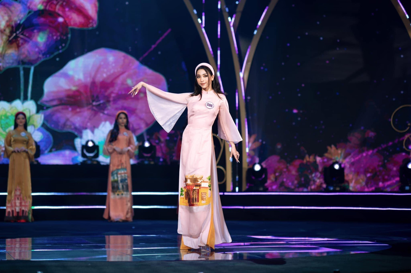 Bên cạnh đó, Nhật Lệ cũng từng đạt được nhiều thành tích tốt trong các cuộc thi về sắc đẹp và nhiều thành tích khác.