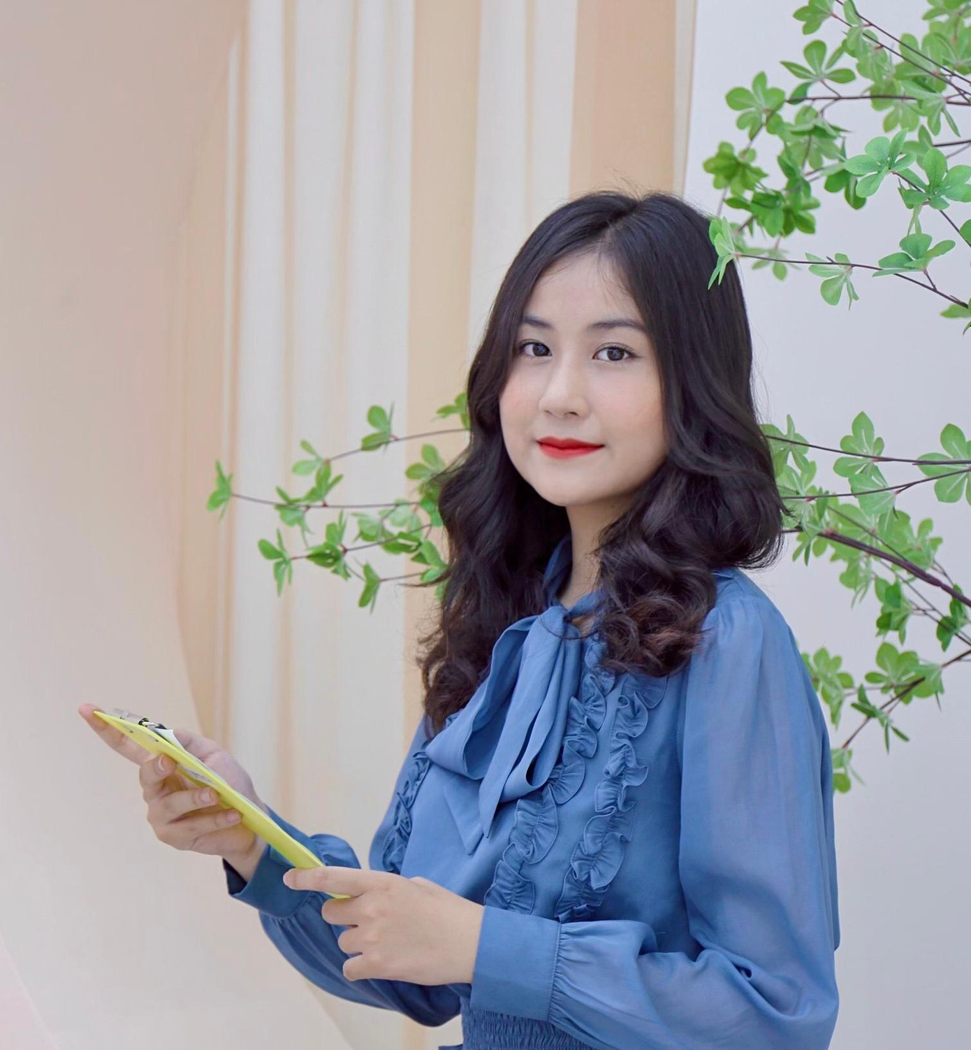 Nguyễn Phương Hà (thường được gọi là MC Mộc Châm, 19 tuổi) là sinh viên năm 2, Khoa Phát thanh - Truyền hình, Học viện Báo chí và Tuyên truyền. Nguyễn Phương Hà (thường được gọi là MC Mộc Châm, 19 tuổi) là sinh viên năm 2, Khoa Phát thanh - Truyền hình, Học viện Báo chí và Tuyên truyền.