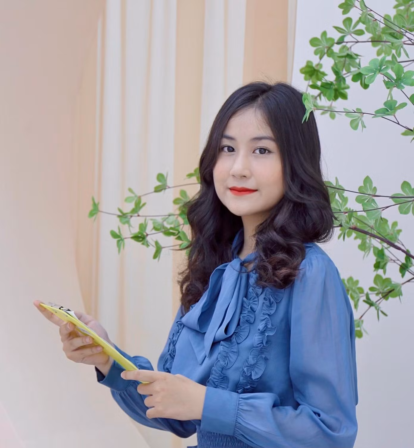 Nguyễn Phương Hà (thường được gọi là MC Mộc Châm, 19 tuổi) là sinh viên năm 2, Khoa Phát thanh - Truyền hình, Học viện Báo chí và Tuyên truyền. Nguyễn Phương Hà (thường được gọi là MC Mộc Châm, 19 tuổi) là sinh viên năm 2, Khoa Phát thanh - Truyền hình, Học viện Báo chí và Tuyên truyền.