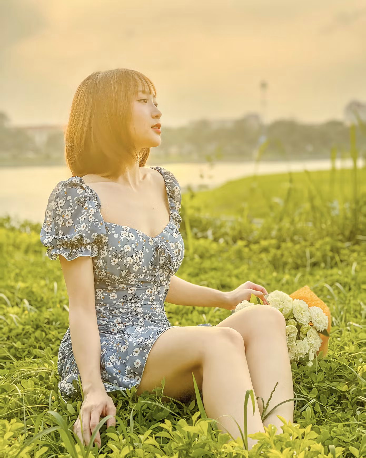 Song hành với việc học, cô nữ sinh báo chí đang làm KOL trên TikTok và đảm nhận công việc diễn viên bán chuyên. Song hành với việc học, cô nữ sinh báo chí đang làm KOL trên TikTok và đảm nhận công việc diễn viên bán chuyên.