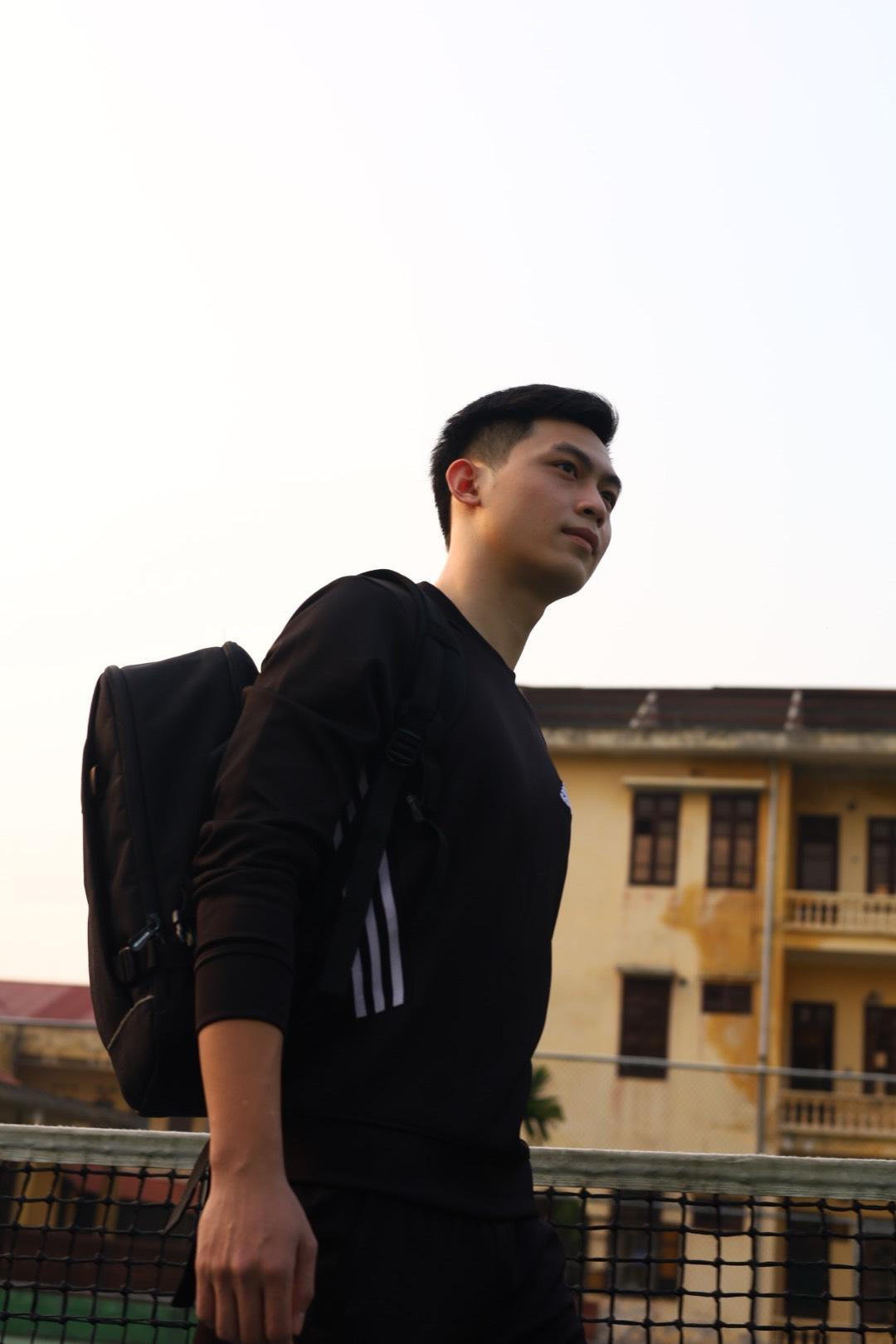 Con đường đầu tiên đến với ngành là Khả Phát tham gia nghĩa vụ Công an. Con đường đầu tiên đến với ngành là Khả Phát tham gia nghĩa vụ Công an.