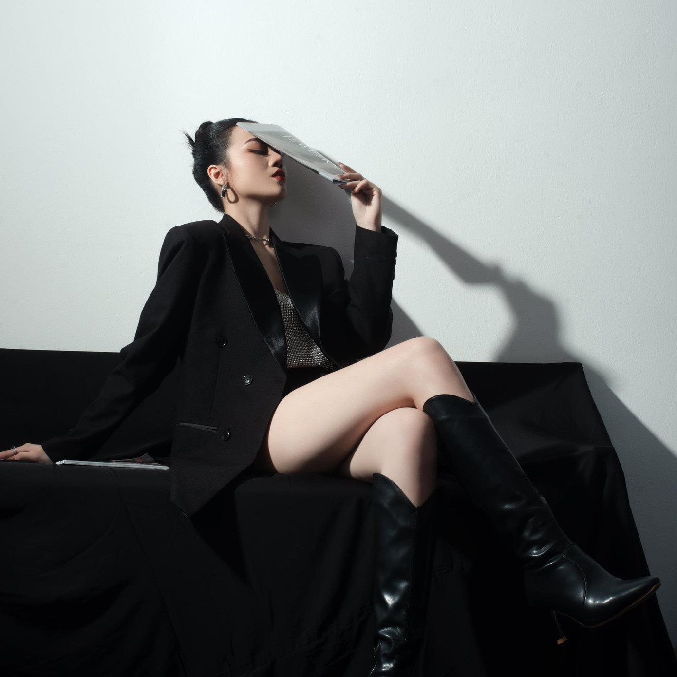 Mỗi tháng, tùy vào lượng công việc mình nhận, với mức thu nhập, Khánh Linh có thể tự lo cho bản thân mà không phụ thuộc vào gia đình.