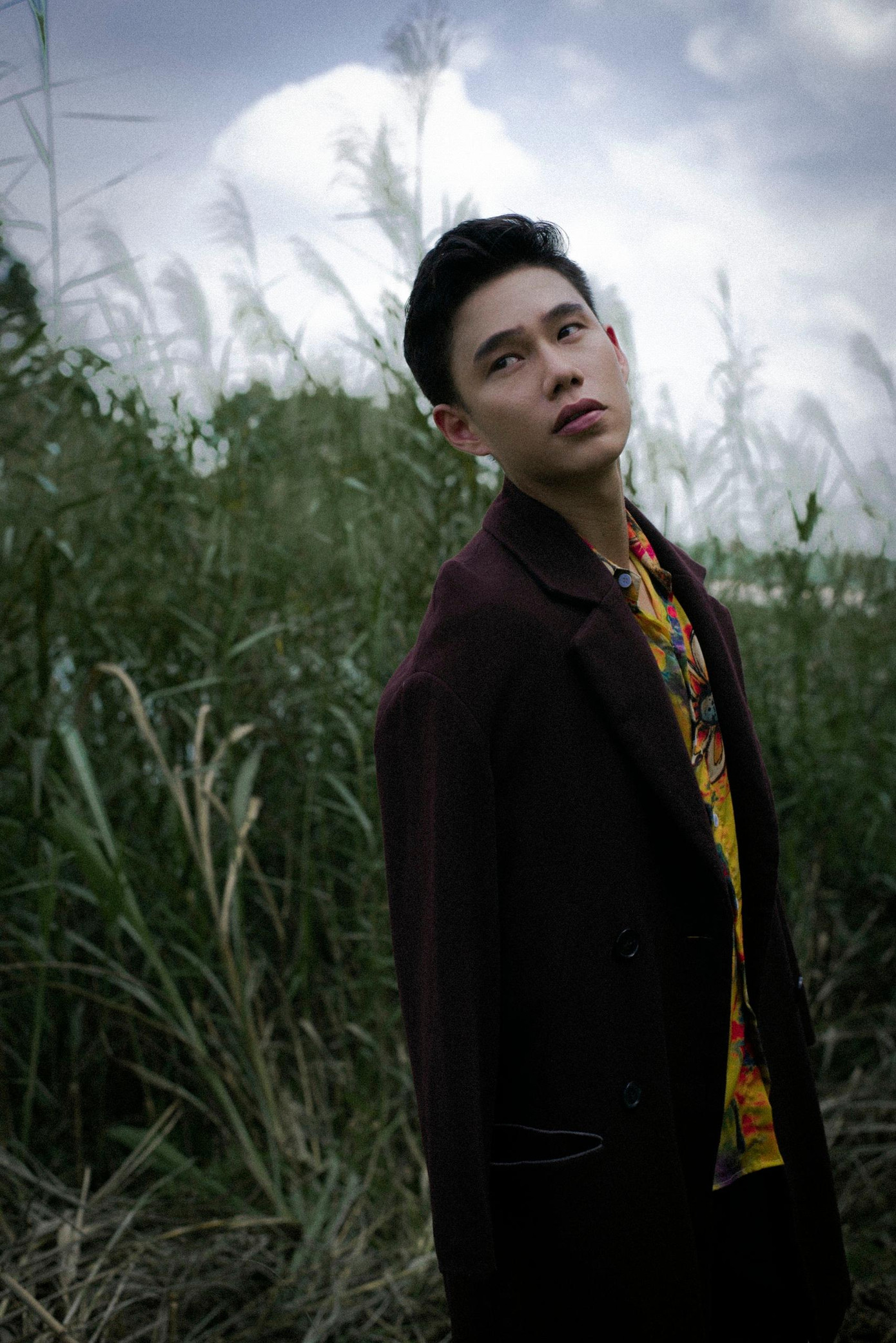 Không chỉ ở lĩnh vực phim truyền hình, Minh Hoàng còn tham gia cả lĩnh vực sân khấu kịch và đạt giải thưởng cao.