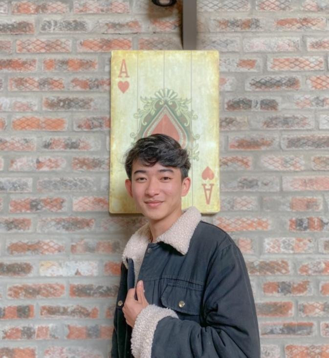 Nguyễn Doãn Tuấn, sinh năm 2001, lớn lên từ vùng đất Xứ Nghệ, hiện là sinh viên năm 4 Khoa Kiến trúc và Quy hoạch, Trường Đại học Xây dựng Hà Nội.