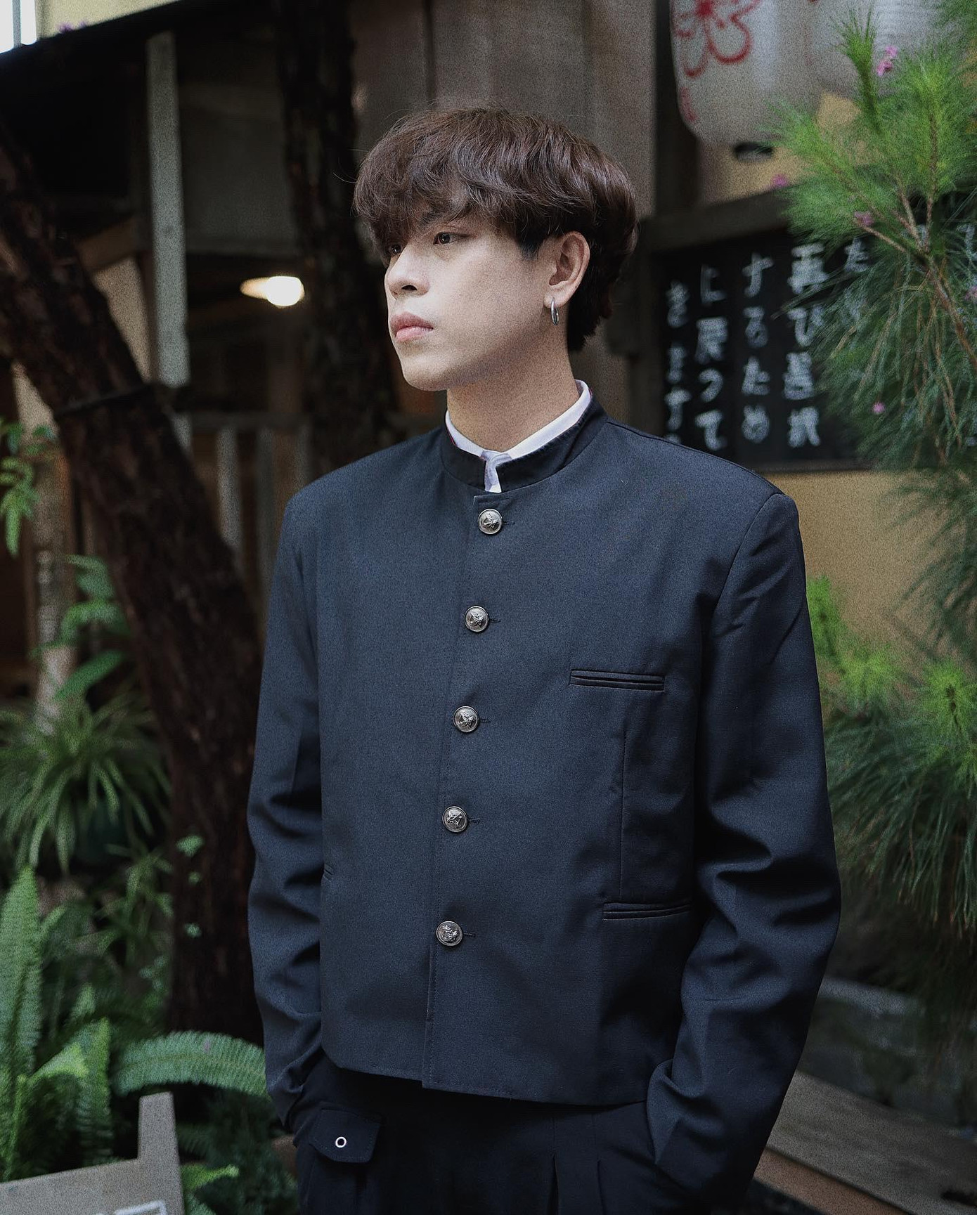 Dương có một khoảng thời gian nỗ lực cho việc vừa học tập tại trường vừa rèn luyện âm nhạc. Dương có một khoảng thời gian nỗ lực cho việc vừa học tập tại trường vừa rèn luyện âm nhạc.