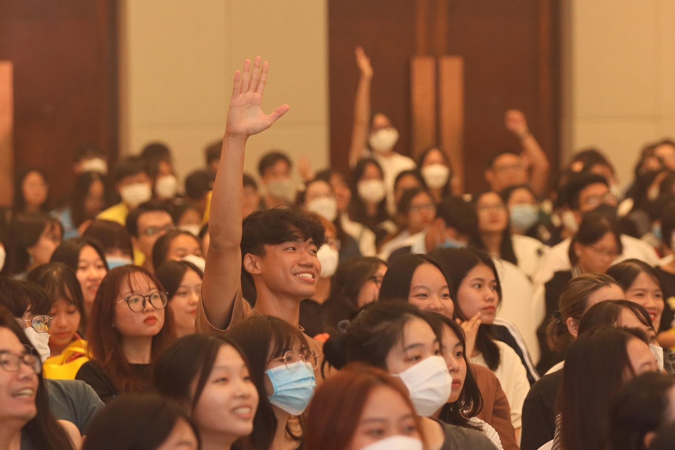 Chương trình nhận được sự hào hứng của nhiều bạn trẻ trên địa bàn thành phố Hà Nội. Chương trình nhận được sự hào hứng của nhiều bạn trẻ trên địa bàn thành phố Hà Nội.