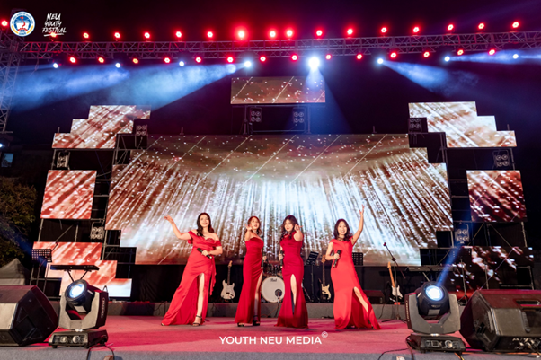 Tiết mục hát cuốn hút đến từ các cô gái tài năng của Đội Văn Nghệ.