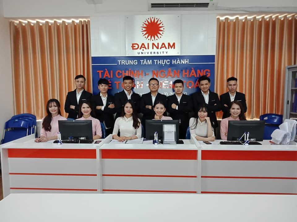 Trung tâm thực hành tại khoa Tài chính Ngân hàng, trường Đại học Đại Nam.