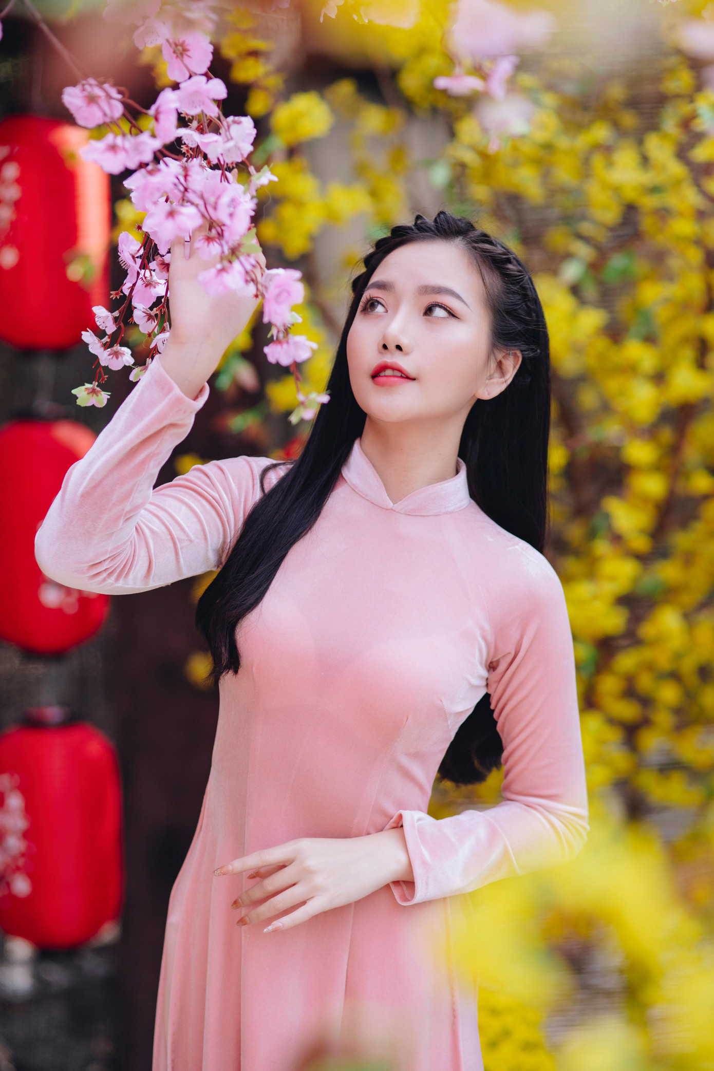 Tết là thời điểm đánh dấu cho một năm mới qua đi, một khởi đầu mới bắt đầu. Tết là thời điểm đánh dấu cho một năm mới qua đi, một khởi đầu mới bắt đầu.