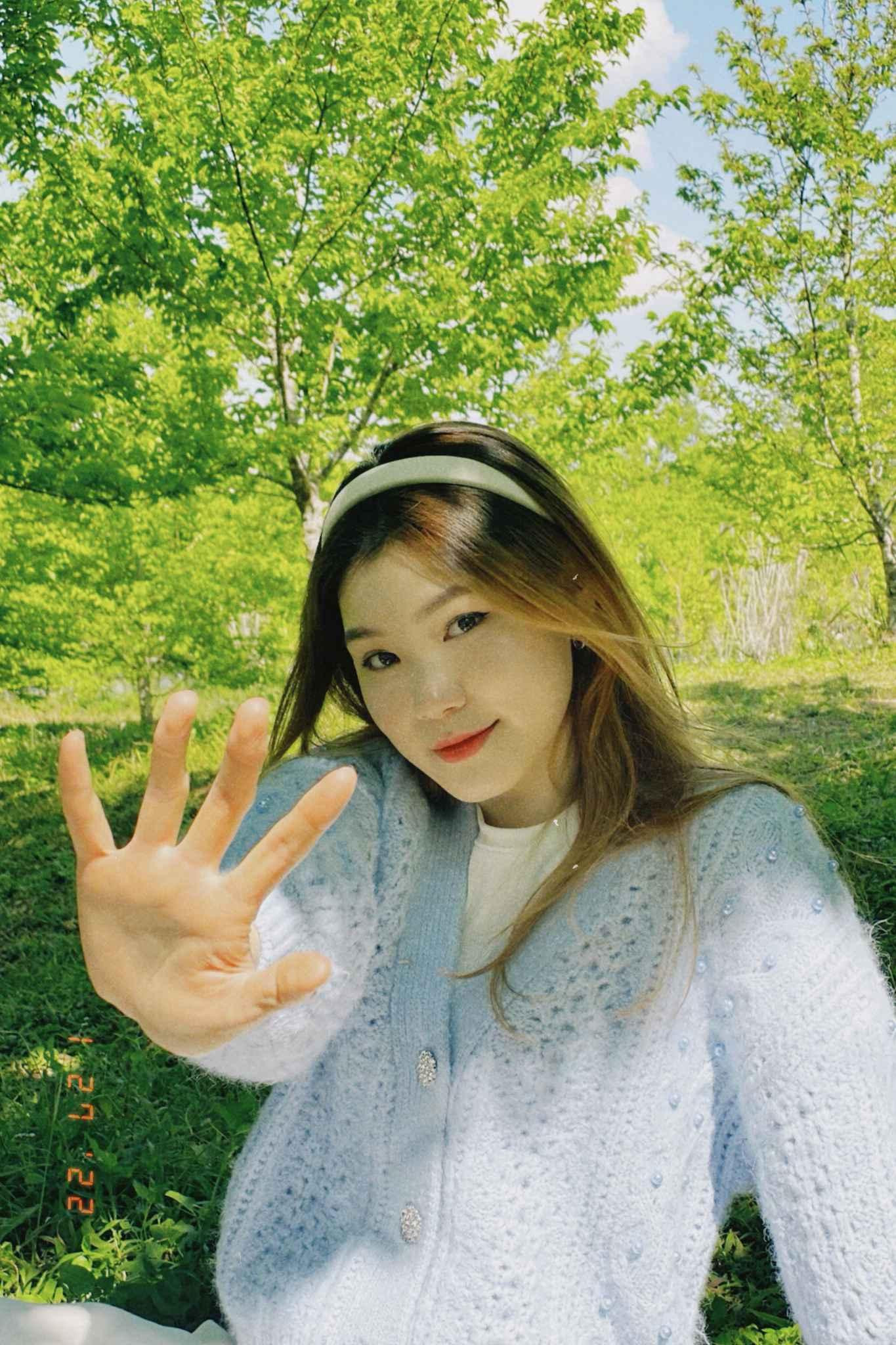 Đinh Trần Yến Nhi (sinh năm 2002) là cô sinh viên năm ba ngành Quan hệ quốc tế của Học viện Ngoại giao. Đinh Trần Yến Nhi (sinh năm 2002) là cô sinh viên năm ba ngành Quan hệ quốc tế của Học viện Ngoại giao.