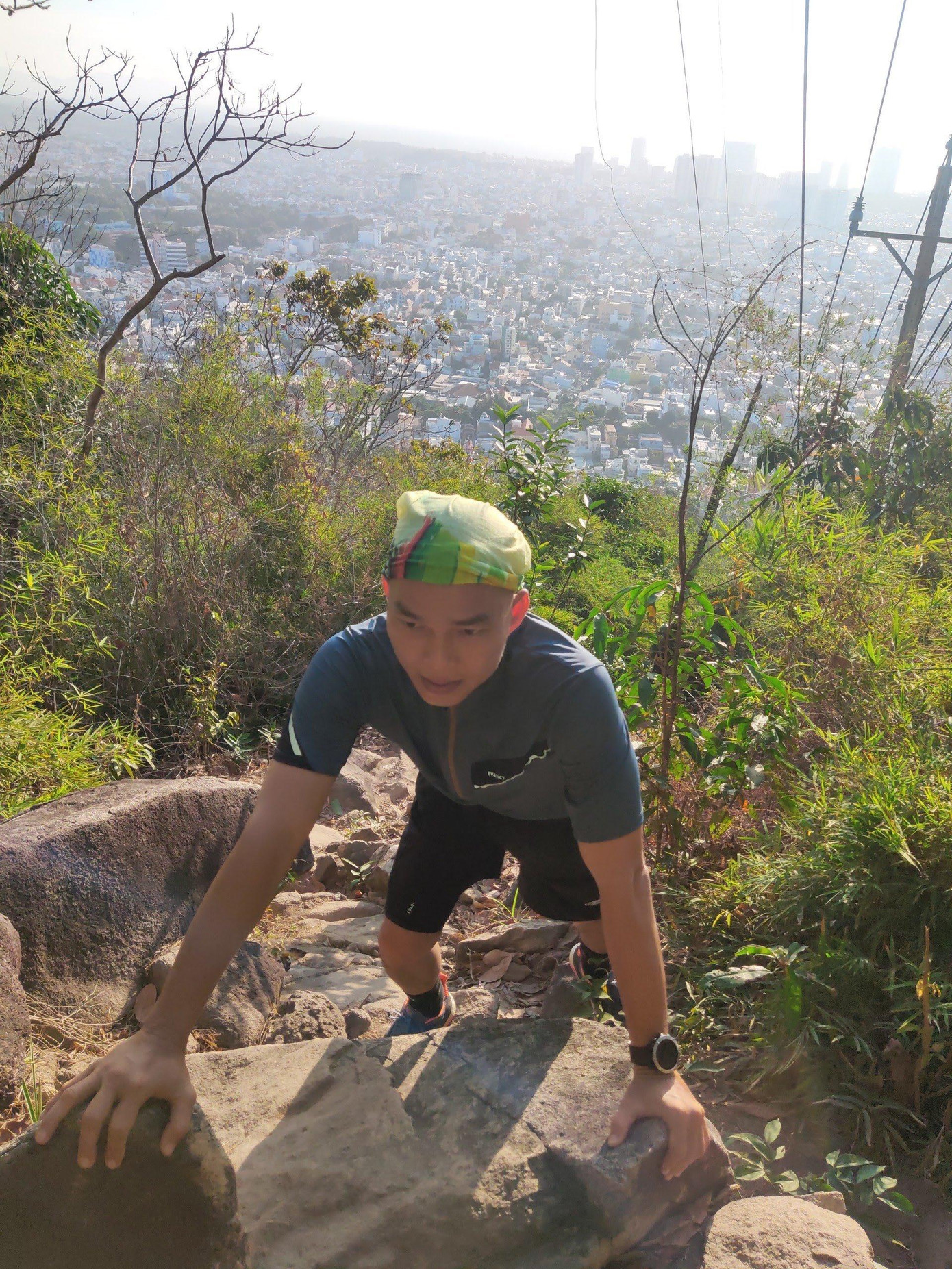 Anh Ngô Lâm luôn đối mặt với không ít những khó khăn trong việc tập luyện, chinh phục cung đường dài nguy hiểm.