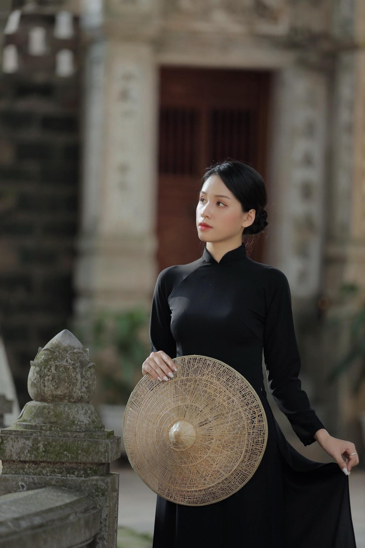 Bằng sự nhiệt huyết đam mê của bản thân, dù nắng hay mưa, mỗi khi có cơ hội, Lan Anh đều sẽ không ngần ngại tham gia trải nghiệm, thử sức và học hỏi.