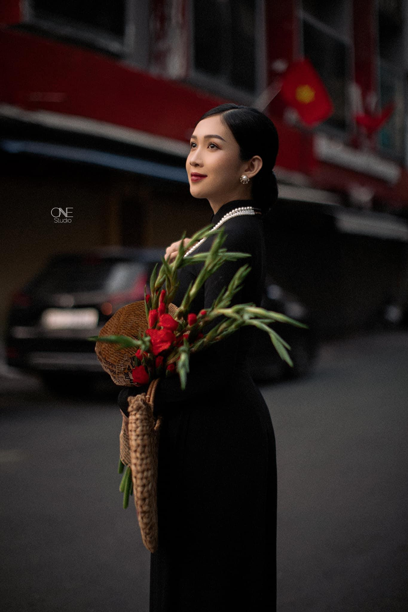 Người đẹp luôn hướng tới những điều tích cực và sẵn sàng đón nhận những cơ hội ở phía trước.