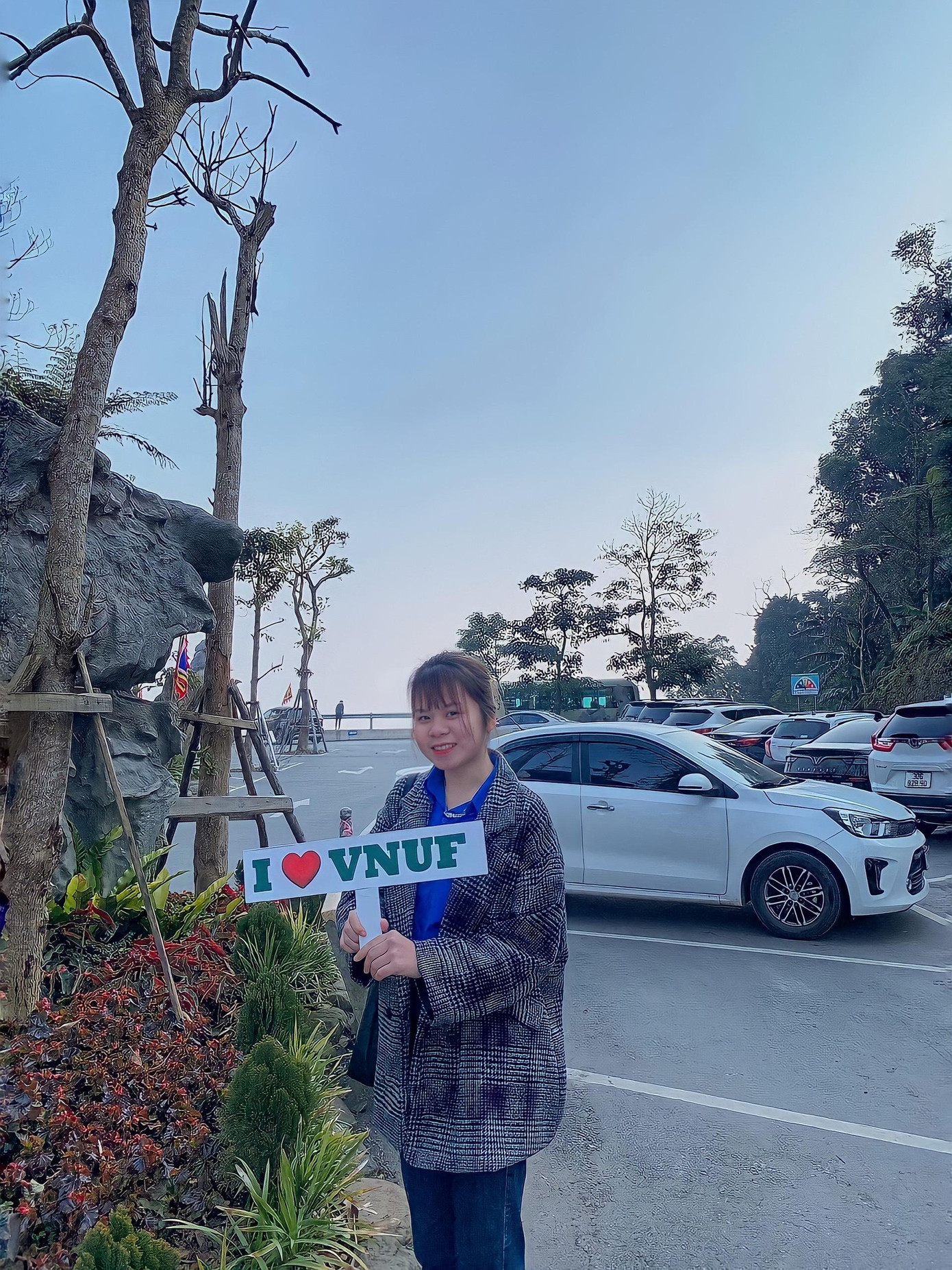 Với Anh Thư: "Không chắc chắn điều gì thì hãy thử làm. Không có chuyện không biết làm mà chỉ là chưa biết và chưa thử. Đời ngắn lắm, đừng ngủ dài."