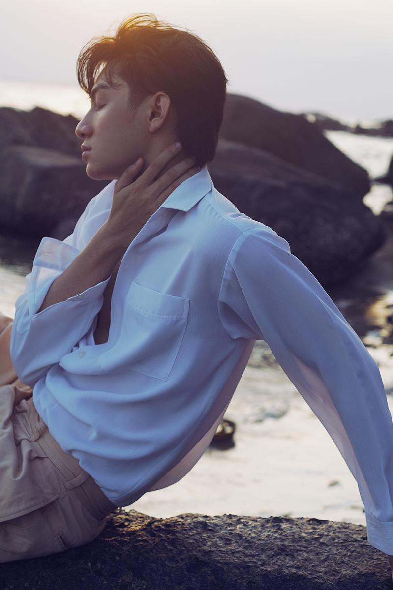 Ở lĩnh vực người mẫu, Quang Tuấn từng ghi dấu khi đoạt giải Nhất cuộc thi The Face Online by Vespa 2020.