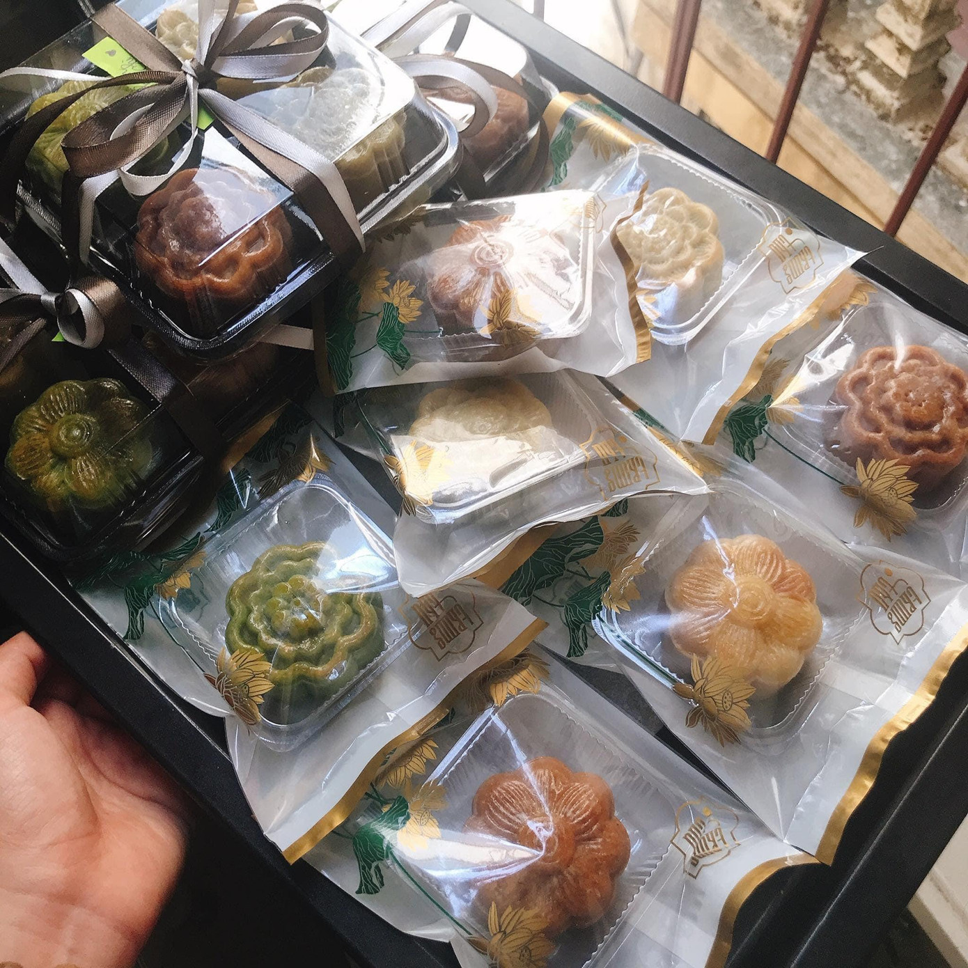 Thanh Lam cùng hội sinh viên cùng làm bánh, nướng bánh, rồi cùng nhau đi phát quà cho những người vô gia cư và tổ chức Trung thu cho các bạn nhỏ. Thanh Lam cùng hội sinh viên cùng làm bánh, nướng bánh, rồi cùng nhau đi phát quà cho những người vô gia cư và tổ chức Trung thu cho các bạn nhỏ.