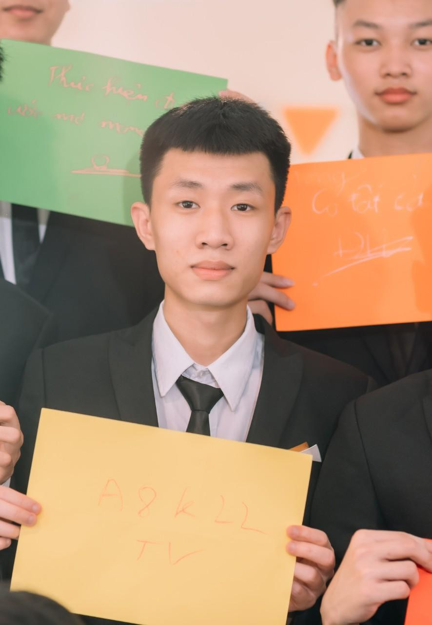 Lê Ngọc Tuân, quê Hưng Yên, là tân sinh viên ngành Kỹ thuật ô tô Trường Đại học Thủy lợi.