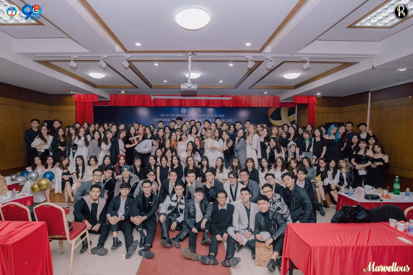 Đội Lễ tân dần trở thành đại diện cho hình ảnh sinh viên trường Kinh tế - những người trẻ thanh lịch, chuyên nghiệp nhưng không kém phần trẻ trung và năng động.