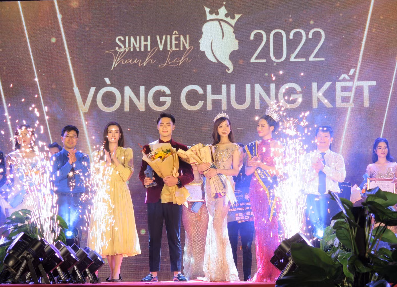 Trần Quang Tú - Học viện Tòa Án và Lưu An Phương - Học viện Phụ nữ Việt Nam xuất sắc giành giải cao nhất tại cuộc thi.