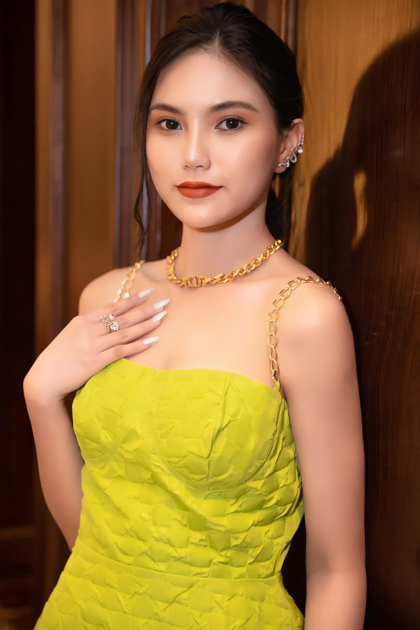 Đến thời điểm hiện tại, Thanh Thanh đã hoàn toàn có thể “làm chủ” được sàn catwalk, trên sân khấu lớn hay đứng trước đám đông, với sự năng động, cuốn hút và đầy tự tin.