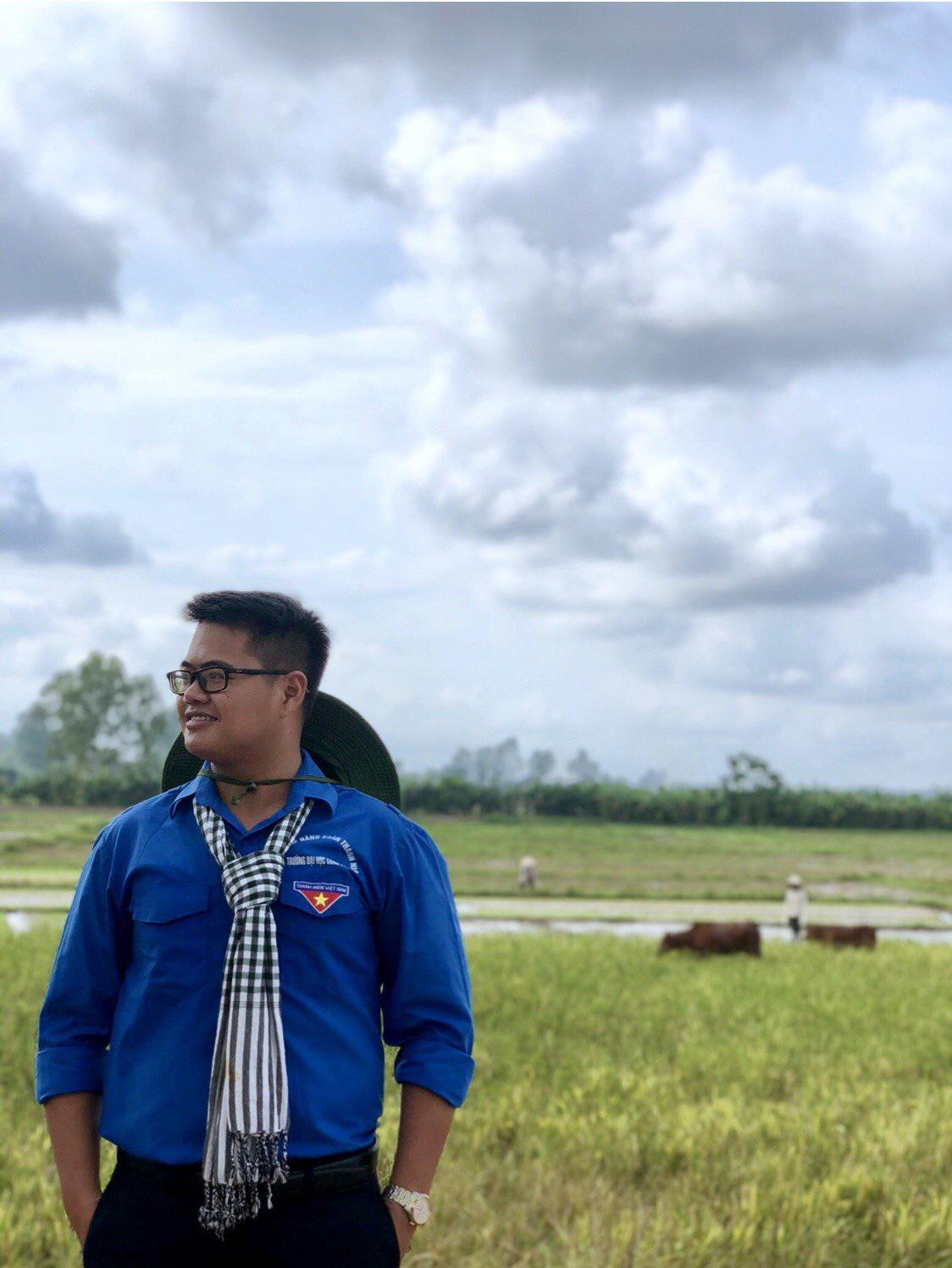 Anh Nguyễn Quốc Việt ( Bí thư Đoàn TNCS Hồ Chí Minh Trường Đại học Công Đoàn). Anh Nguyễn Quốc Việt ( Bí thư Đoàn TNCS Hồ Chí Minh Trường Đại học Công Đoàn).