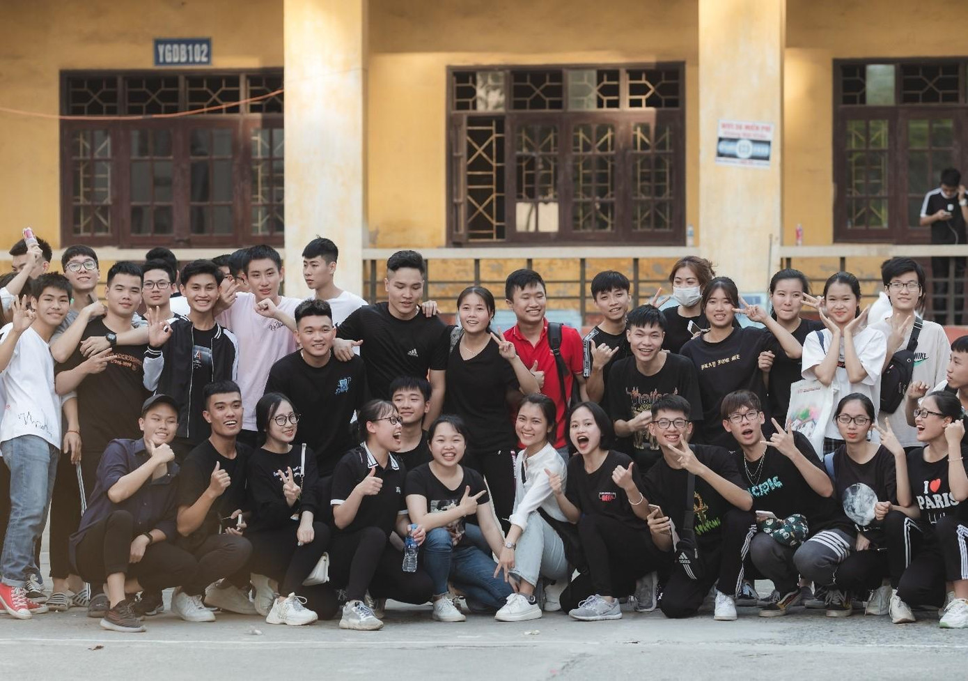 Được gặp gỡ và quen biết mọi người đã giúp cho thanh xuân của mình càng thêm rực rỡ.