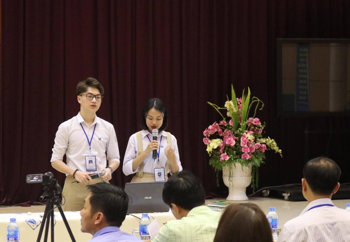 Chàng trai đạt giải Nhất cấp quốc gia cuộc thi Nghiên cứu khoa học năm học 2018-2019. Chàng trai đạt giải Nhất cấp quốc gia cuộc thi Nghiên cứu khoa học năm học 2018-2019.