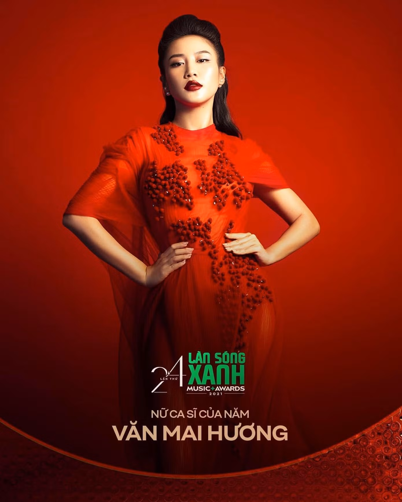 Vượt qua Hoàng Thùy Linh, Bích Phương... Văn Mai Hương giành giải thưởng Nữ ca sĩ của năm.