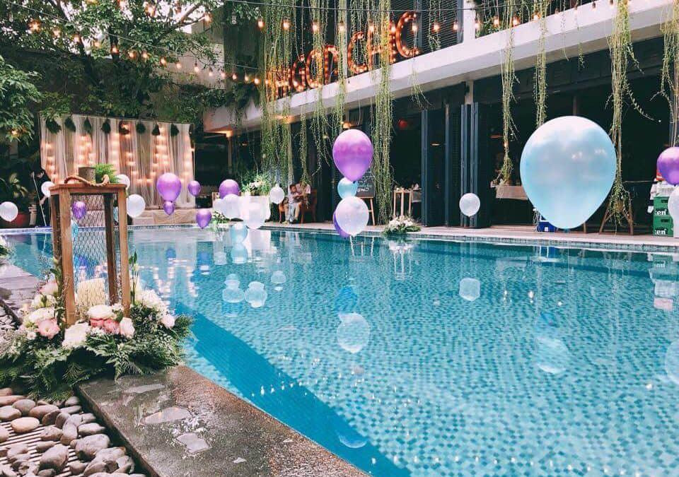 Tiệc hồ bơi rất thích hợp cho giới trẻ vào những ngày hè (Ảnh: Facebook Tuyền Nguyễn). Tiệc hồ bơi rất thích hợp cho giới trẻ vào những ngày hè (Ảnh: Facebook Tuyền Nguyễn).