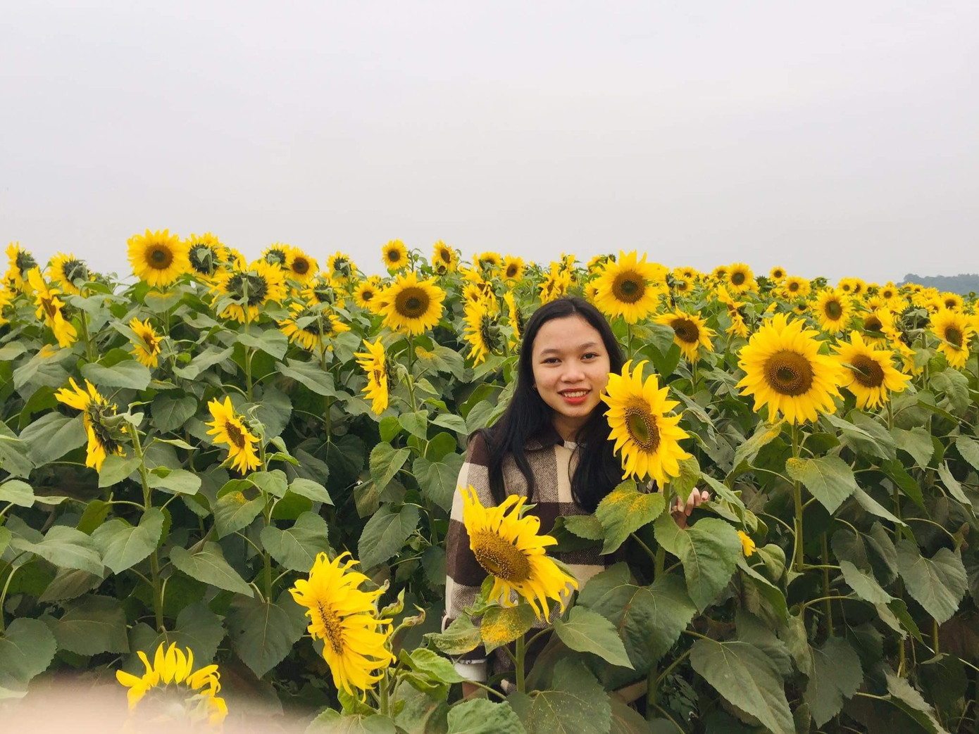 Nụ cười luôn là một động lực tinh thần to lớn giúp bản thân Cẩm Tú bước qua mọi khó khăn và hướng về phía trước.