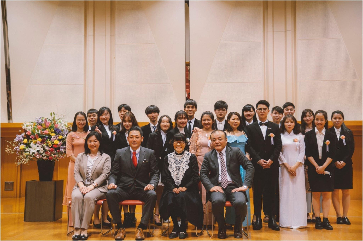 Hồ Bắc trong lễ tốt nghiệp kết thúc quá trình du học ngành Du lịch tại 国際デュアルビジネス (International College Dual Business) tại thủ đô Tokyo, Nhật Bản trong năm 2021. Hồ Bắc trong lễ tốt nghiệp kết thúc quá trình du học ngành Du lịch tại 国際デュアルビジネス (International College Dual Business) tại thủ đô Tokyo, Nhật Bản trong năm 2021.