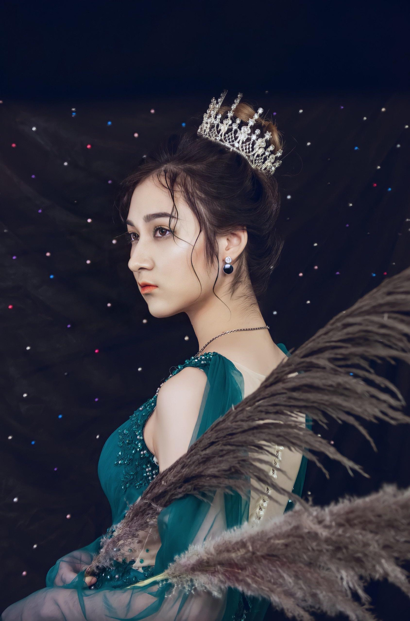 Linh vừa tốt nghiệp bằng Giỏi Khoa Kế toán, Học viện Tài chính.