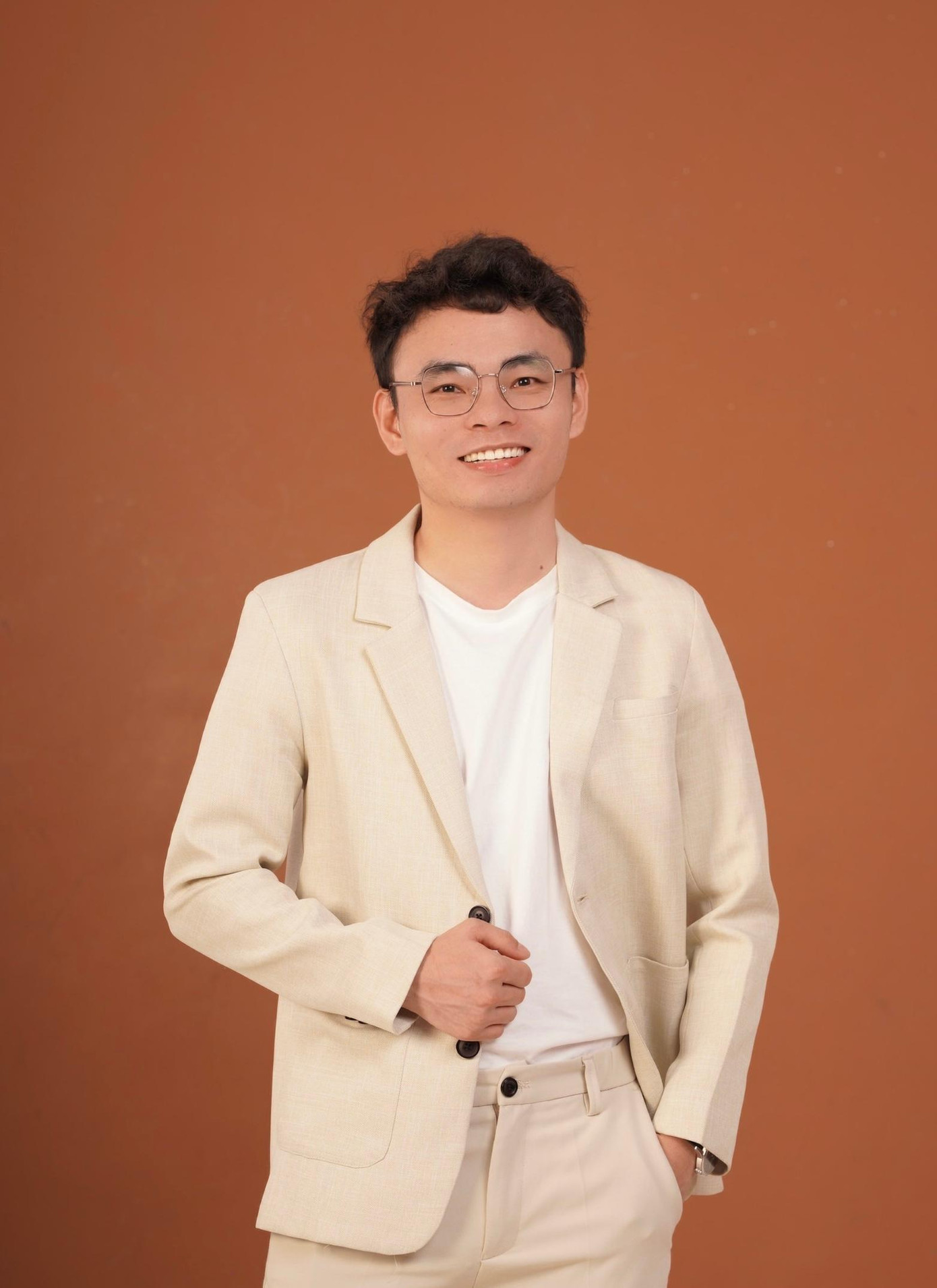 CEO Nguyễn Hà Duy. CEO Nguyễn Hà Duy.