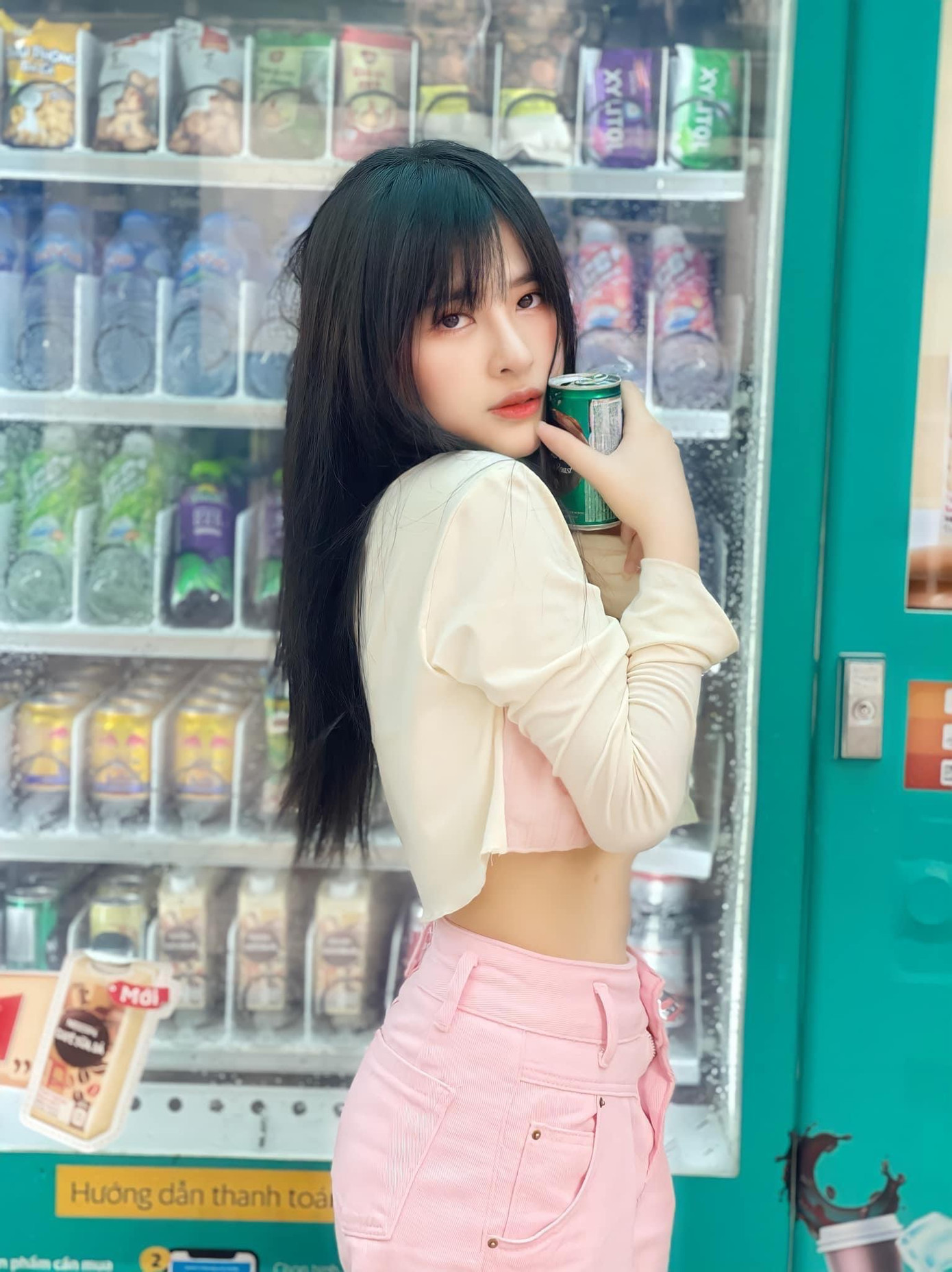 20 năm sống với chứng tự kỷ, sau khi vượt qua được căn bệnh, Vân Anh bắt đầu hứng thú, tìm tòi với tất cả mọi thứ.