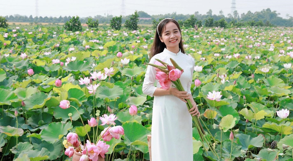 Quỳnh luôn nhận thức được bản thân cần phải nỗ lực thật nhiều để không phụ công cha mẹ. Quỳnh luôn nhận thức được bản thân cần phải nỗ lực thật nhiều để không phụ công cha mẹ.