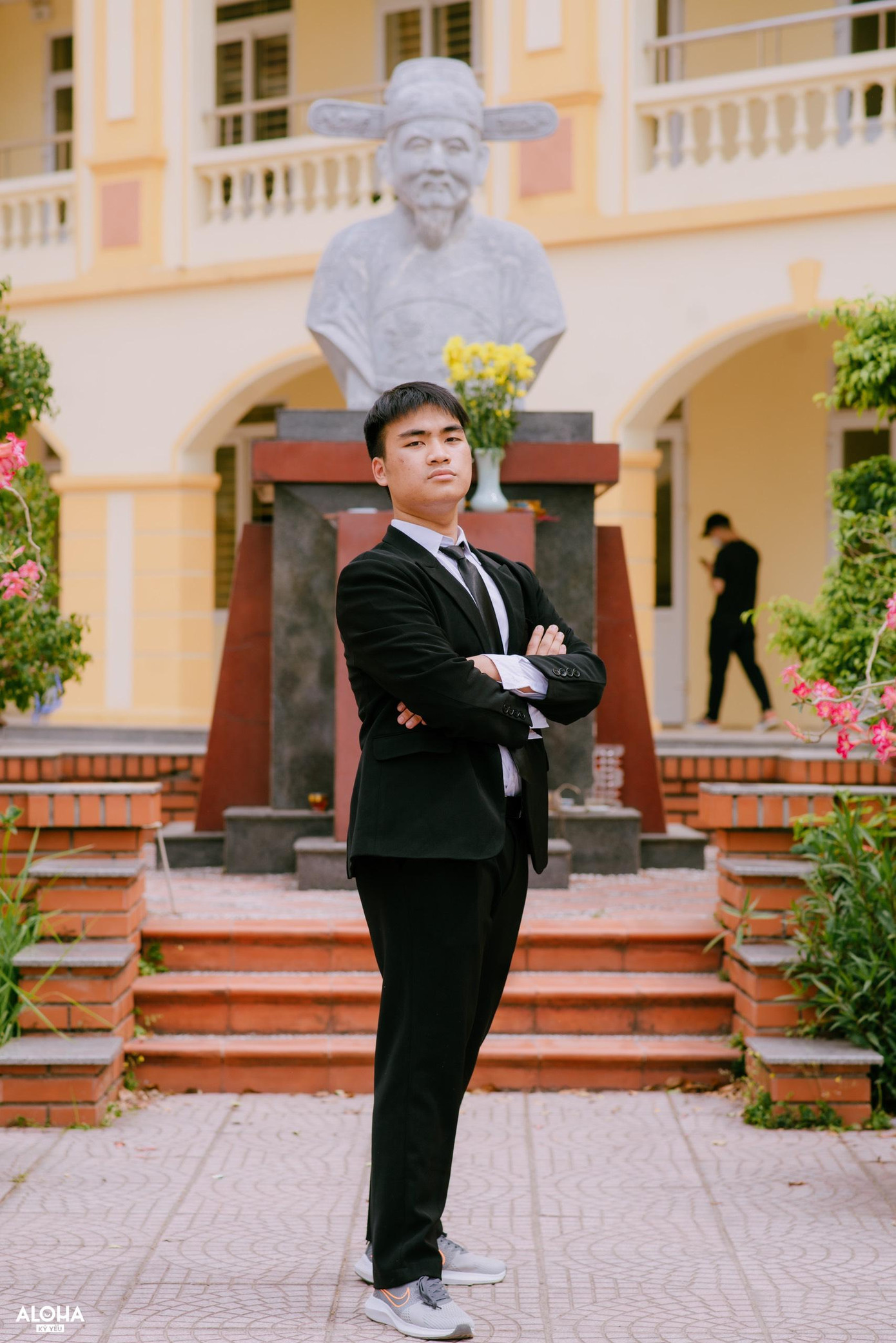 Nguyễn Xuân Bách (sinh năm 2004) sinh ra và lớn lên ở Thạch Thất – thành phố Hà Nội. Nguyễn Xuân Bách (sinh năm 2004) sinh ra và lớn lên ở Thạch Thất – thành phố Hà Nội.