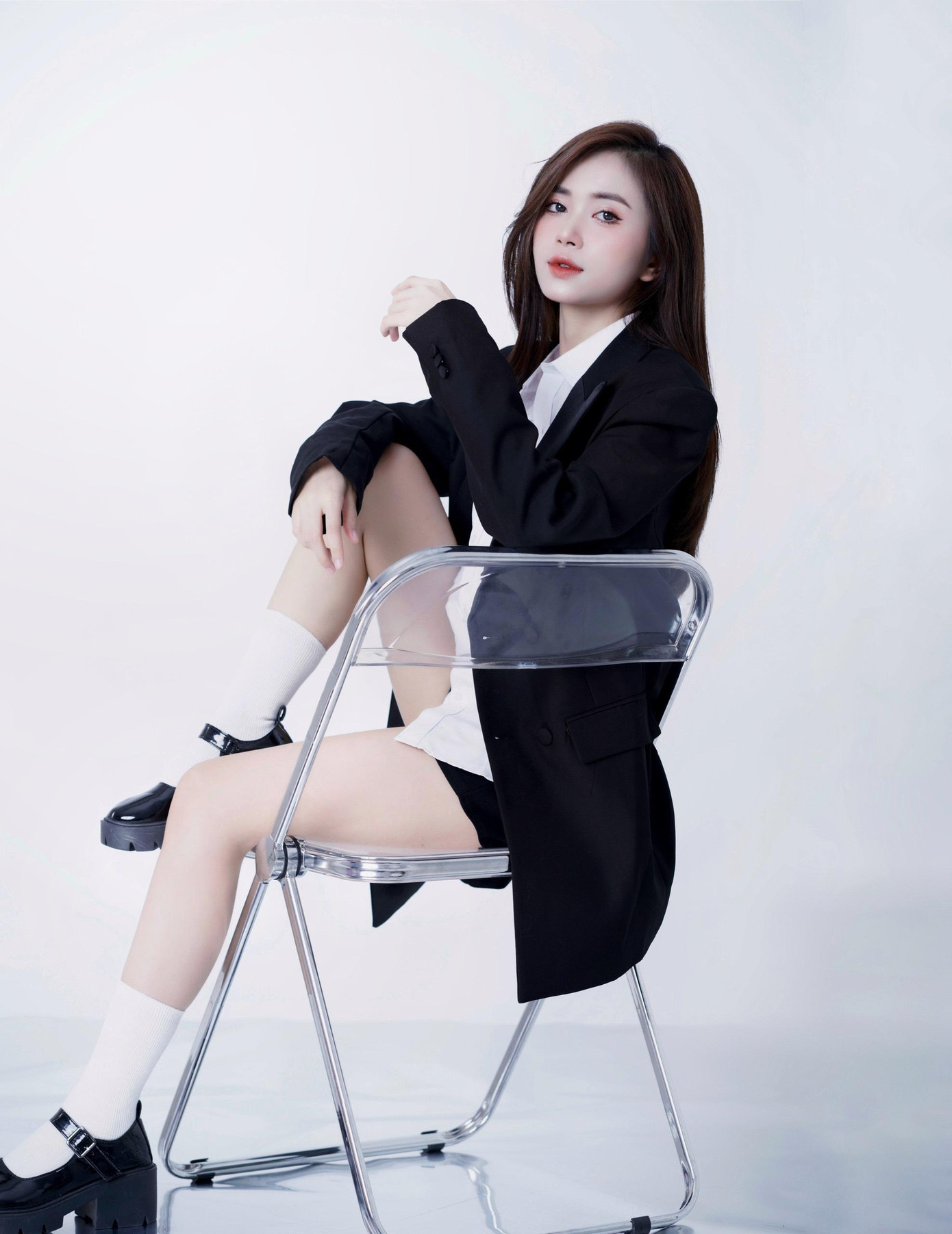 Đến với designer như một cái duyên, từ năm 19 tuổi, bắt đầu đi làm Hồng Nhung đã tự lập và không có sự giúp đỡ từ gia đình.